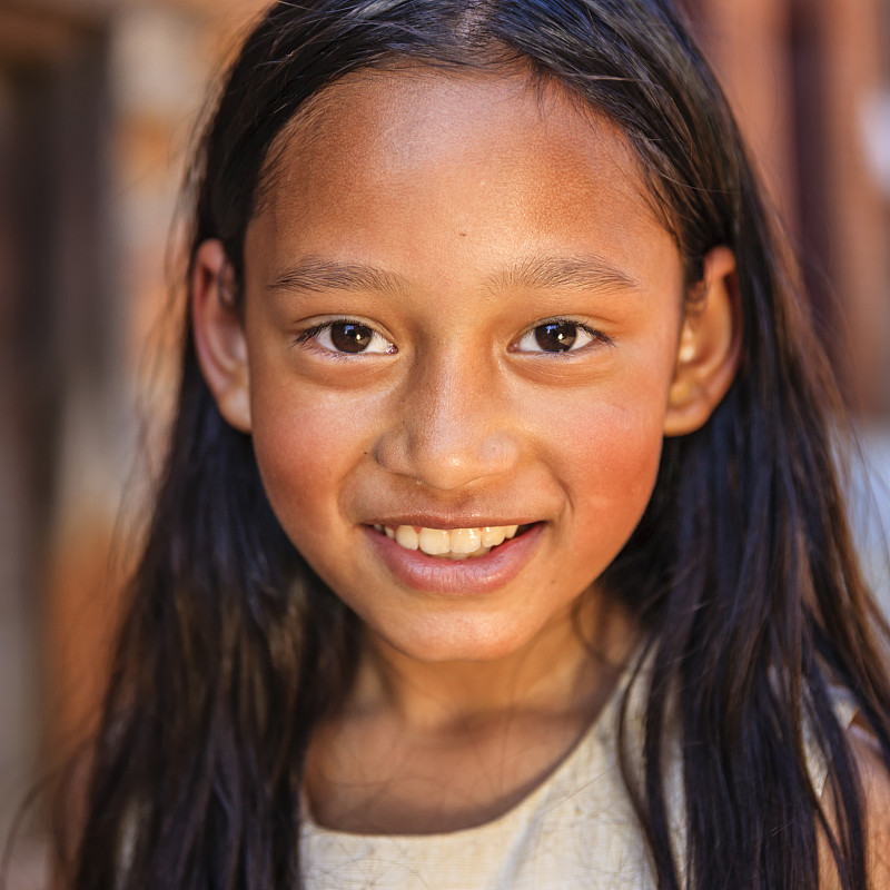尼泊爾巴德崗的年輕尼泊爾女孩的肖像圖片素材