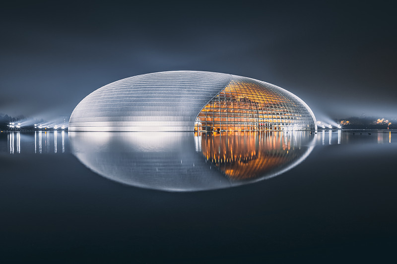 中国北京市国家大剧院夜景图片下载