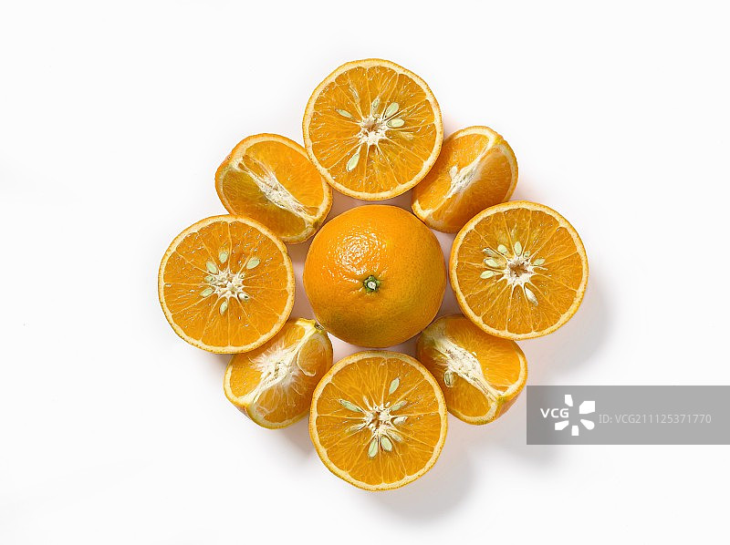 用橙子做成的盘形组合图片素材