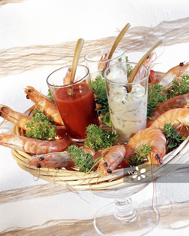 热带虾蘸酱鸡尾酒图片素材