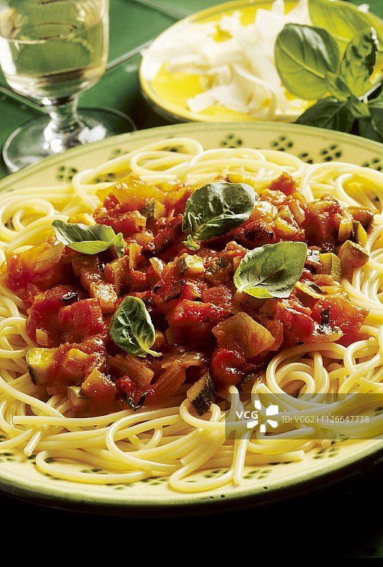 意大利面条加番茄酱图片素材