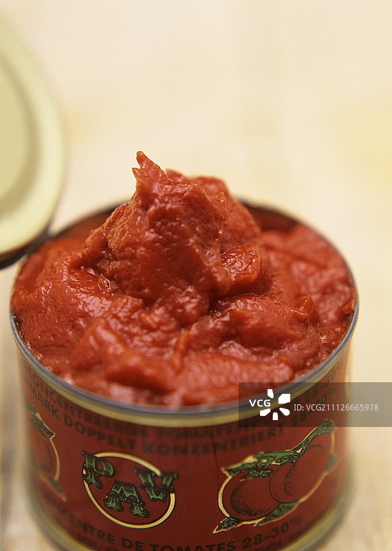 打开番茄酱罐头图片素材
