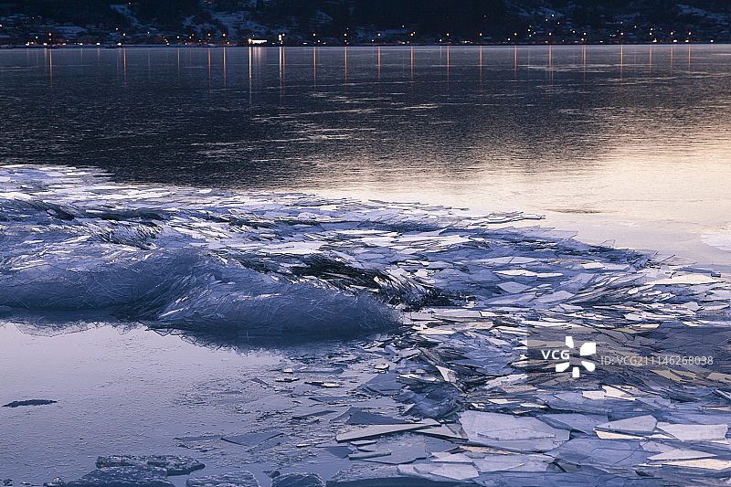 日本长野县须和冰湖图片素材