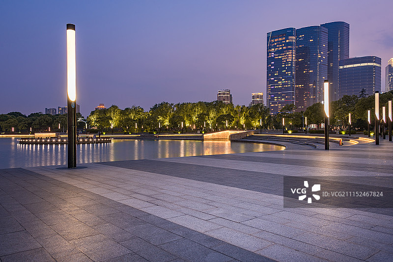 现代城市广场夜景空地平台背景图图片素材
