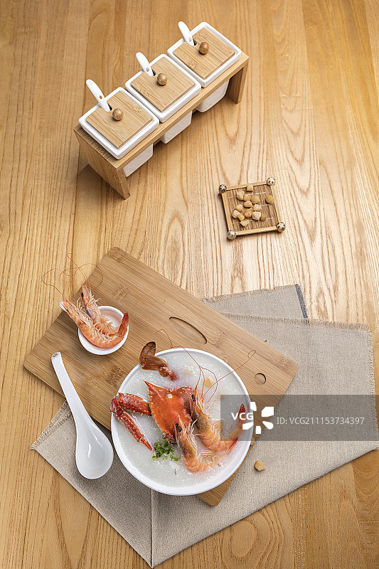大虾螃蟹海鲜粥图片素材