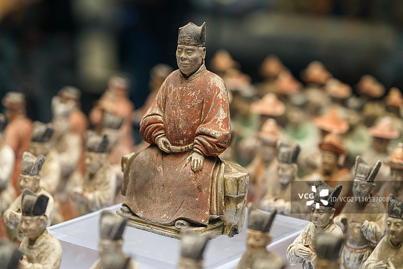西安陕西博物馆彩绘仪仗俑群图片素材