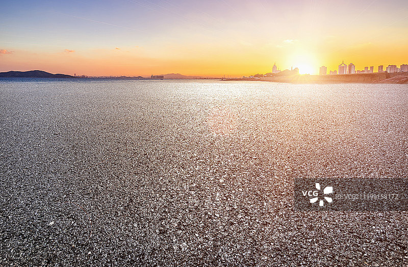 海滨夕阳天际线图片素材