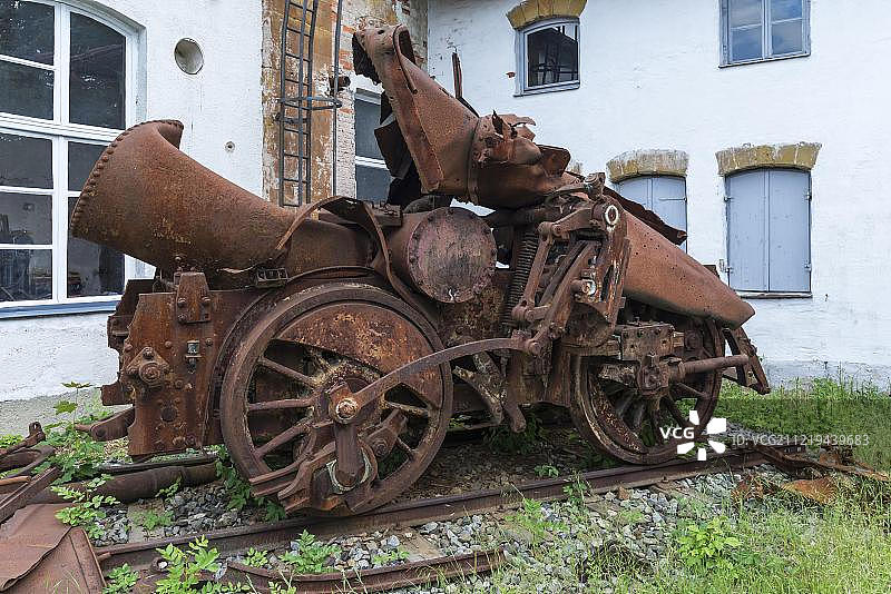 机车的残骸建于1922年，在1945年被炸弹击中并摧毁，巴伐利亚铁路博物馆，诺德林根，巴伐利亚，德国，欧洲图片素材