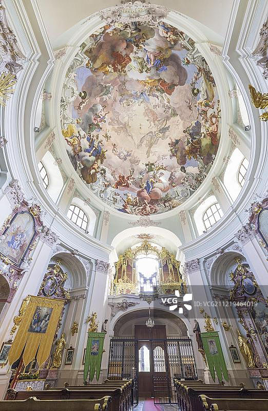 内与天花板壁画的圆顶，朝拜教堂Hafnerberg，怀旧，下奥地利，奥地利，欧洲图片素材