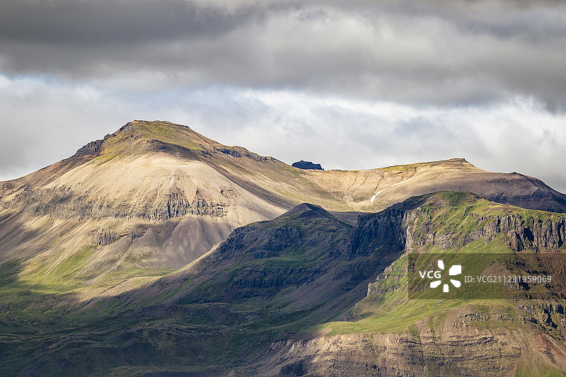 冰岛雄伟的自然风光和山脉图片素材
