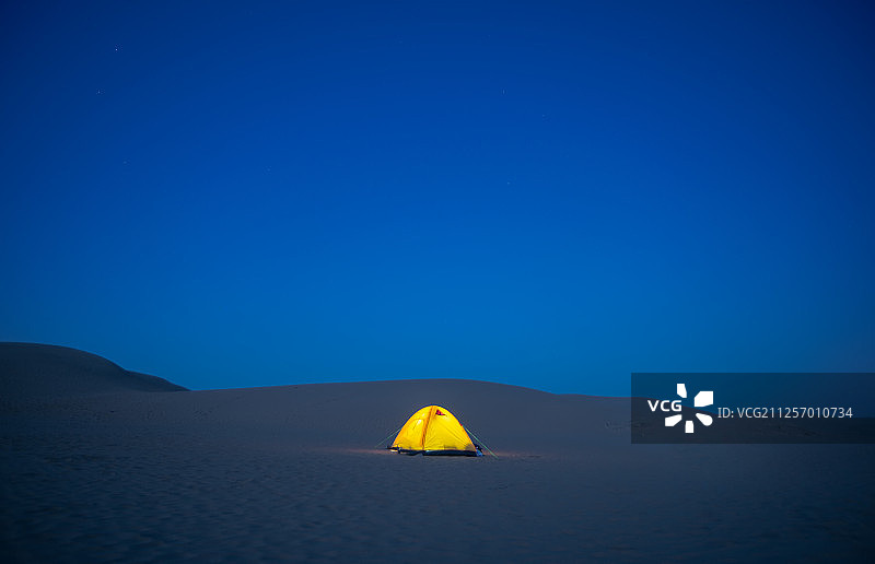 沙漠帐篷夜晚纯净天空背景素材图片素材