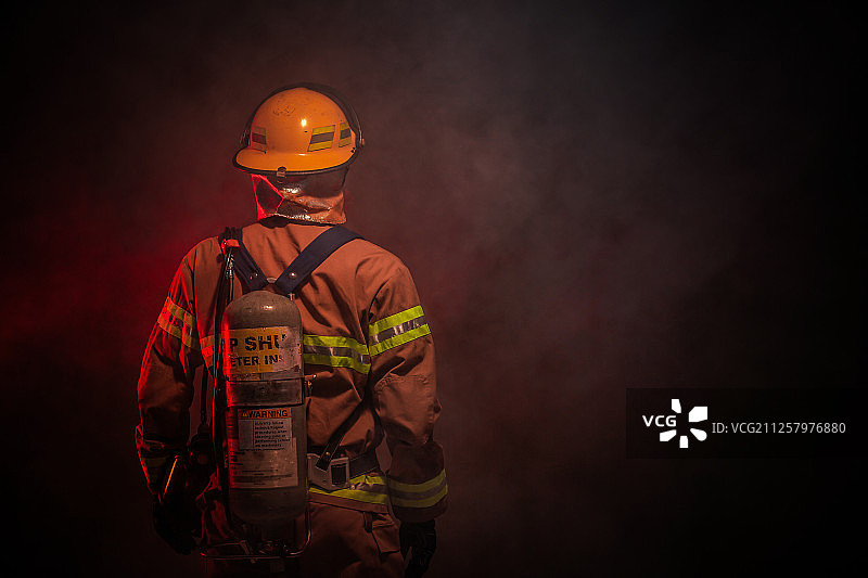 英雄，消防员，火灾，事故，火焰，氧气罐图片素材