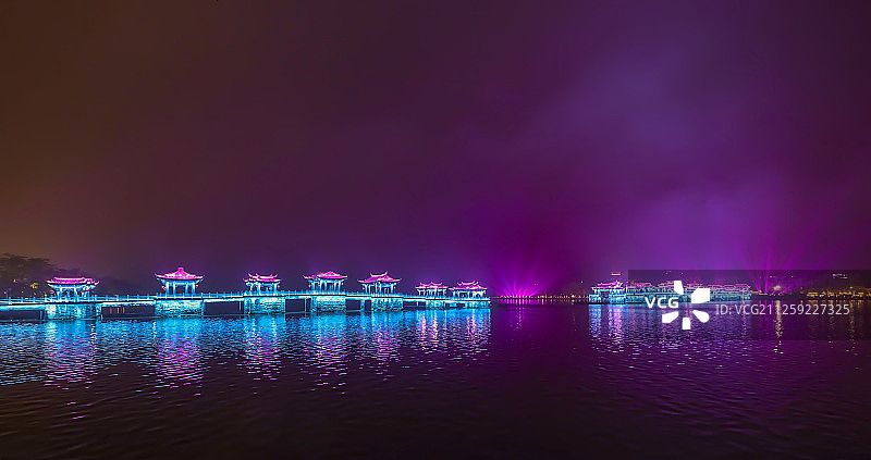 广东省潮州广济桥夜景图片素材
