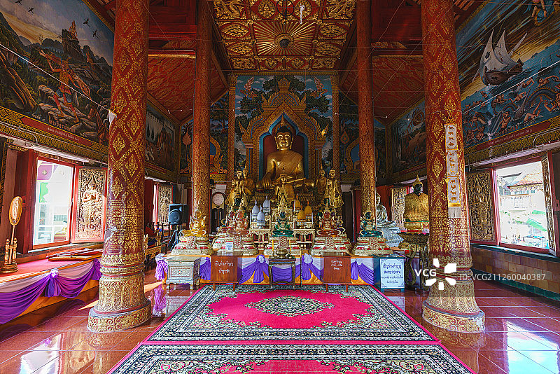 泰国寺庙里的佛像，泰国清迈老城寺庙图片素材