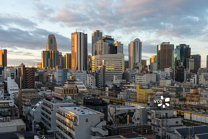 日本东京新宿城市街道风光图片素材