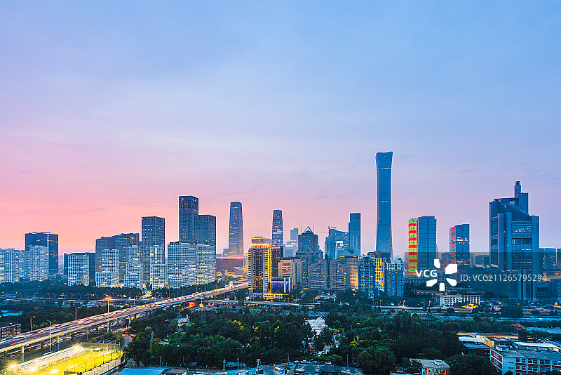 中国北京城市中央商务区城市天际线晚霞图片素材