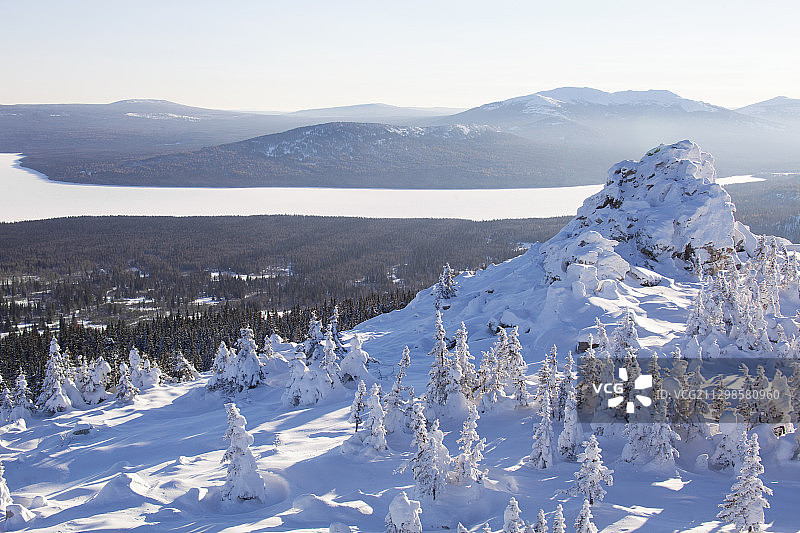 风景雪山对天空，萨特卡，俄罗斯图片素材