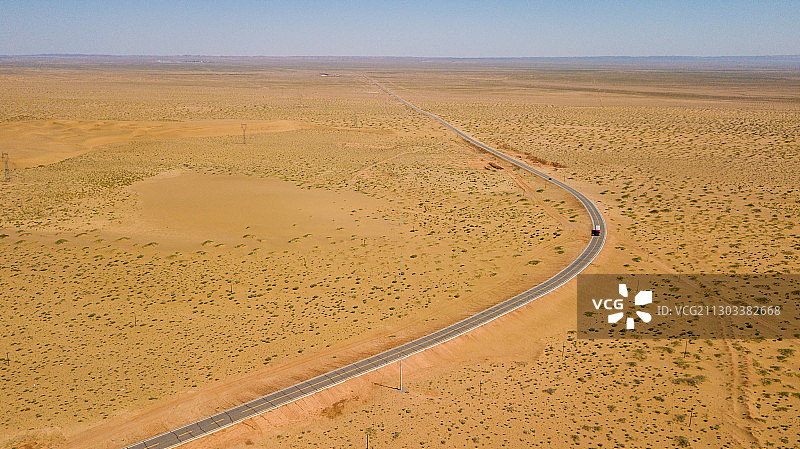 阿拉善沙漠公路图片素材