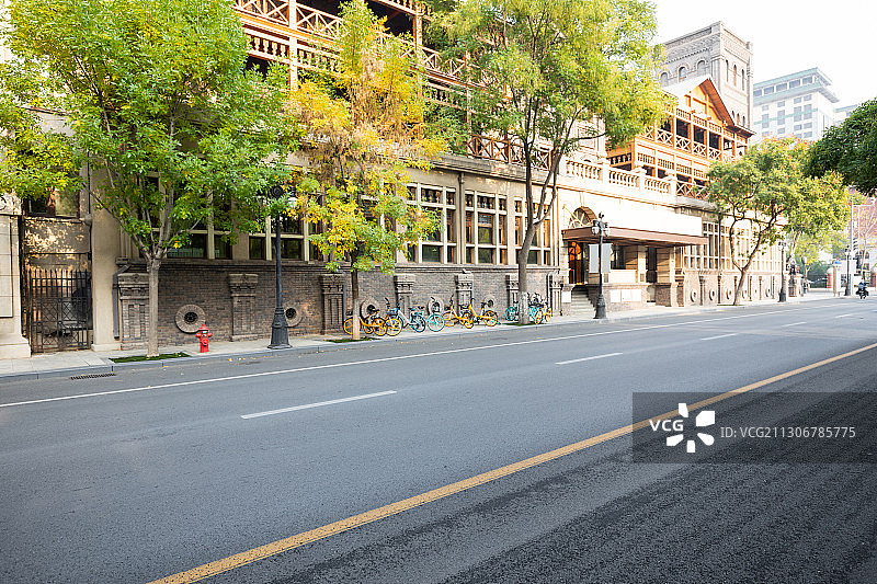 天津欧式风格建筑和街道图片素材