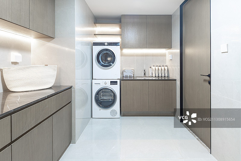 现代都市高端住宅洗衣房图片素材