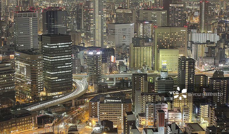 密集的高楼，繁华的城市夜景图片素材