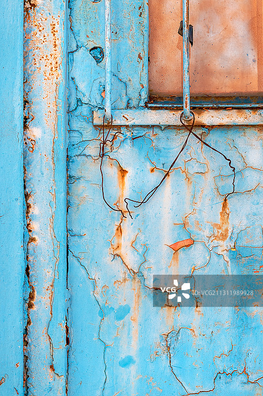 塞尔维亚老旧风化门的全框照片图片素材