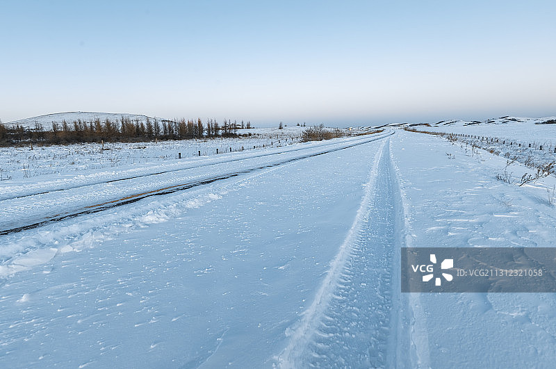 雪地公路图片素材