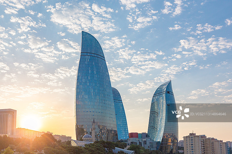阿塞拜疆，巴库，火焰塔，日落图片素材