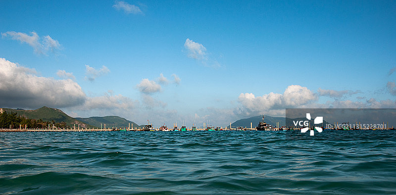 海对天空的全景，越南图片素材