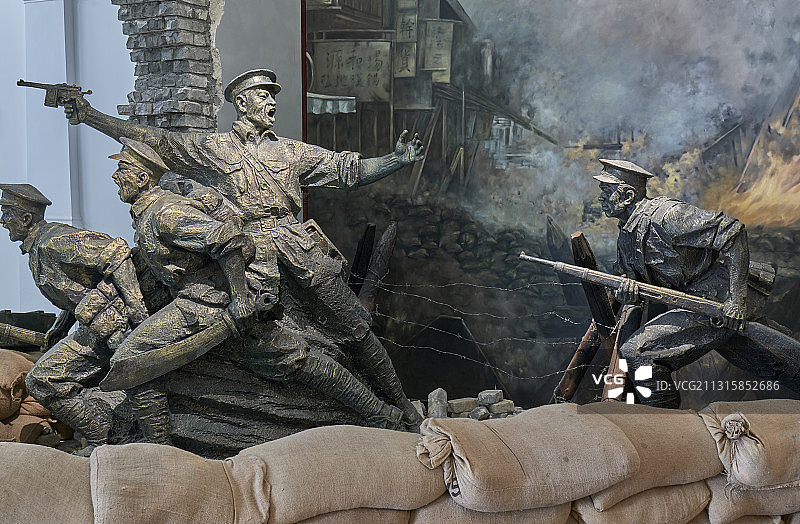 中国广州鲁迅纪念馆战争军人雕塑图片素材
