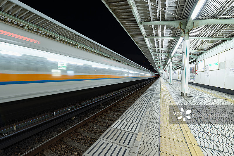 日本 大阪 地铁站图片素材