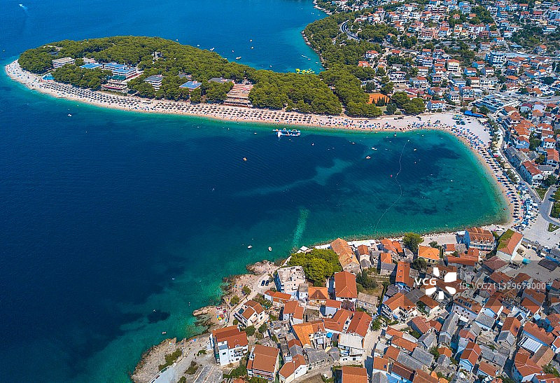 克罗地亚，大海和建筑的高角度视图图片素材