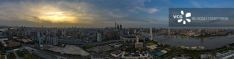上海的傍晚（全景）图片素材