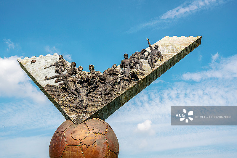 沈阳市儿童足球公园足球运动雕塑图片素材