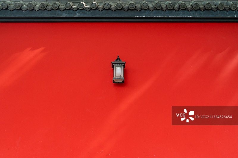国潮复古故宫红色围墙墙面壁灯房檐图片素材
