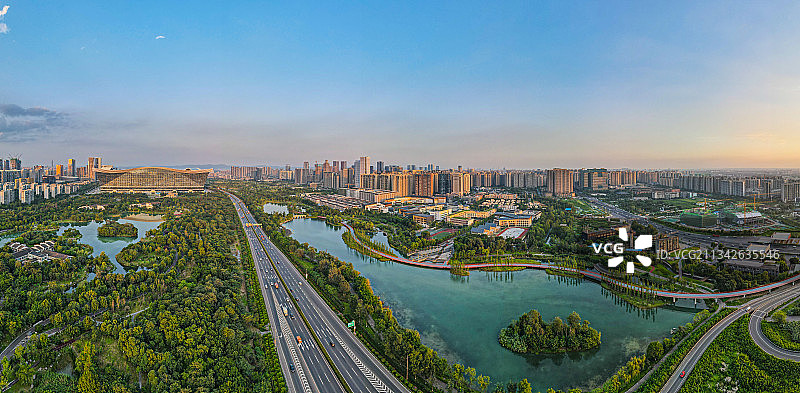 成都环球中心高速路城市交通锦城湖建筑群航拍全景视角图片素材