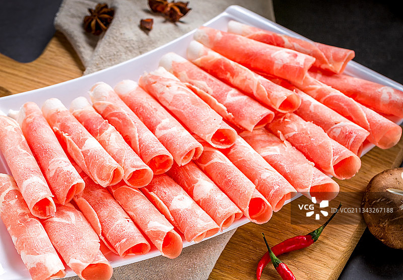 中国传统美食火锅羊肉卷图片素材