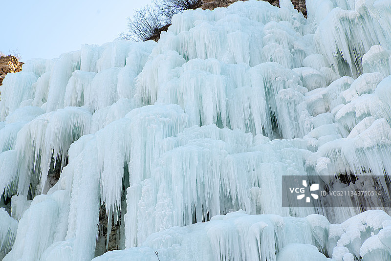 冬季北方结冰的冰瀑图片素材