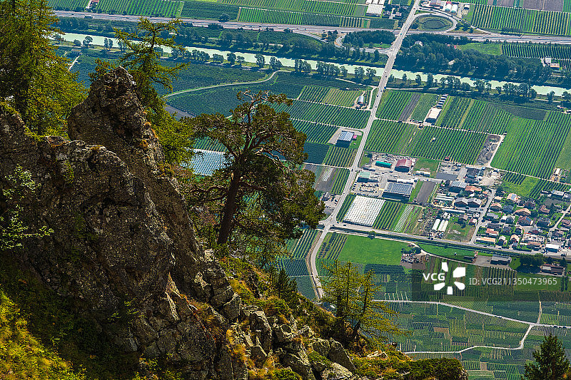 瑞士富里，大查瓦拉德的农田的高角度视图图片素材
