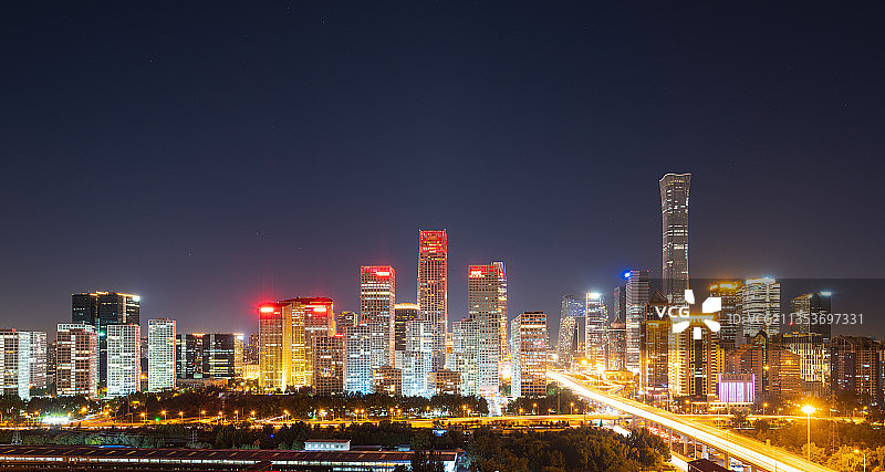 夜幕下的北京国贸CBD图片素材