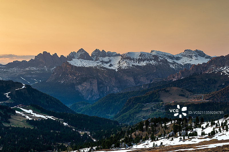 日落时分，意大利白云石的雪山景色图片素材