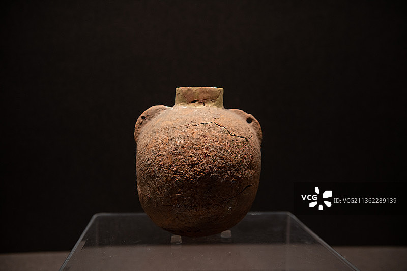 裴李岗文化时期，中原人的生活用品，碗，罐，壶，鼎等图片素材