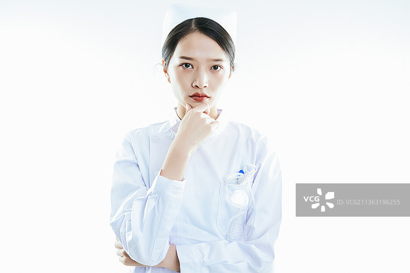 身穿护士的年轻女性医护人员图片素材