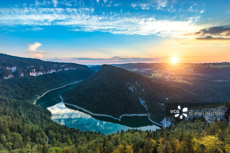 这是瑞士Les Planchettes的风景图片素材