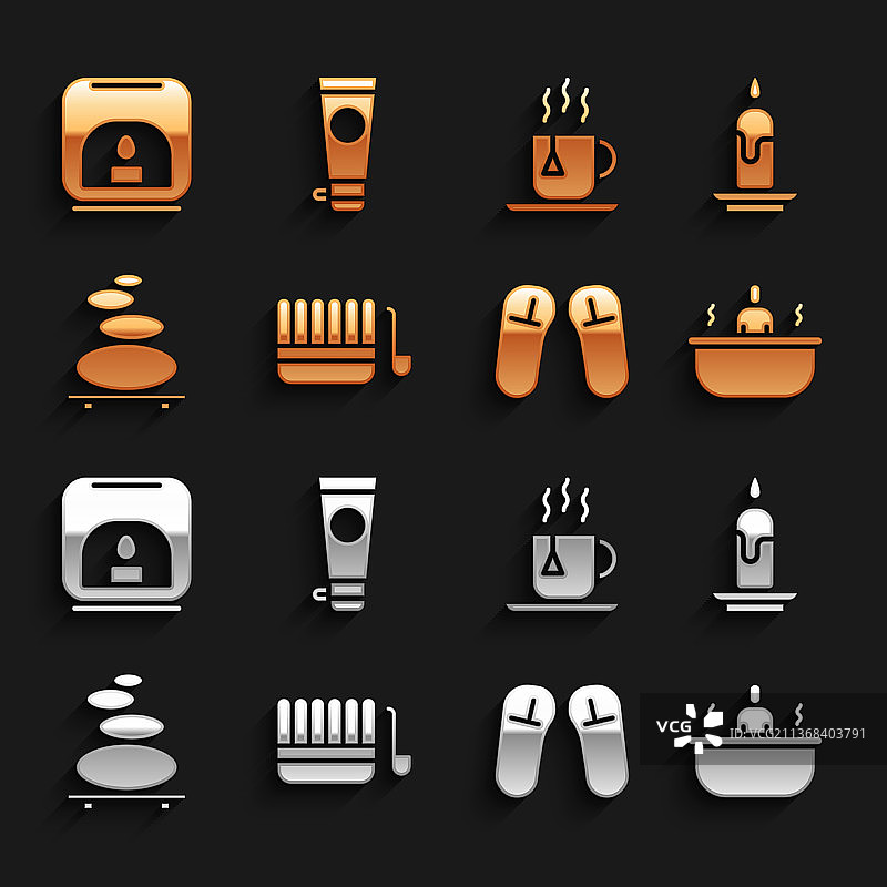 设置桑拿桶和勺子燃烧的蜡烛图片素材