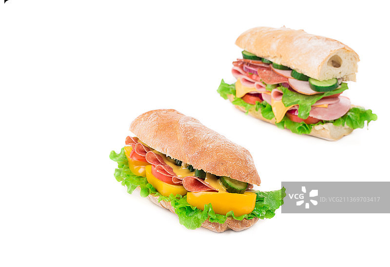 两种不同的三明治，白色背景下的汉堡特写，摩尔多瓦图片素材