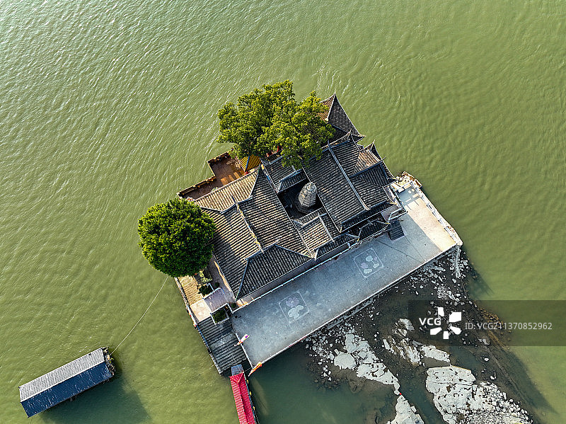 福州著名景点，金山寺，水上的古建筑图片素材