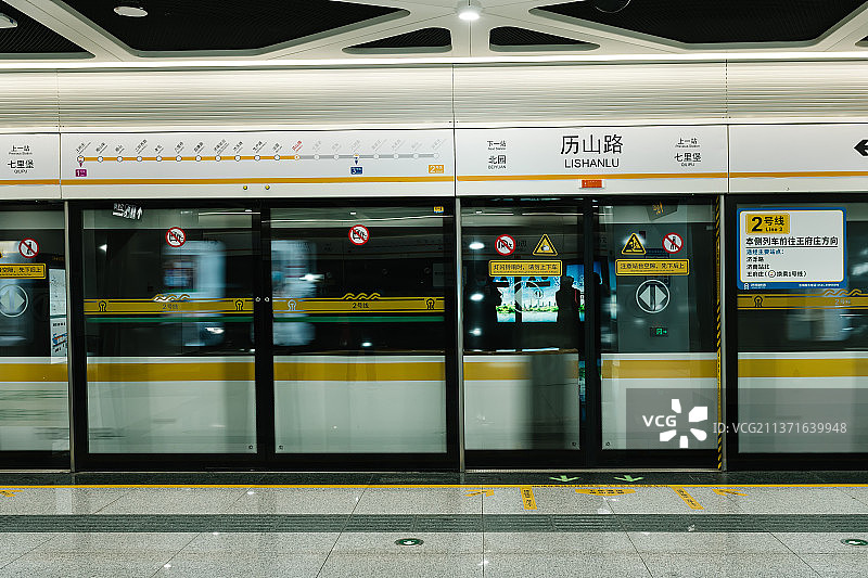 山东省济南市城市公共轨道交通地铁2号线图片素材
