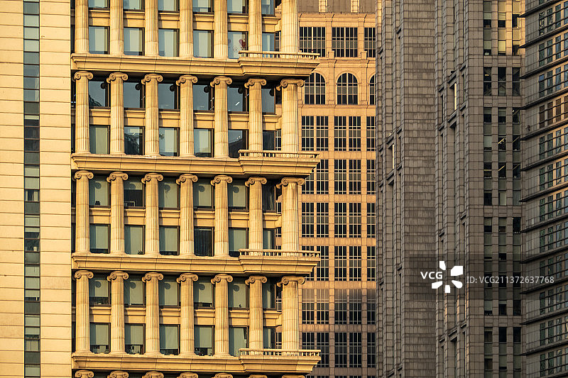 上海陆家嘴金融区现代建筑外立面图片素材