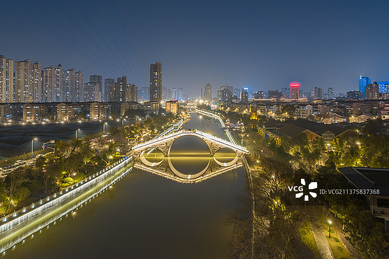 江苏省常州市南港音乐美食文化街区夜景图片素材